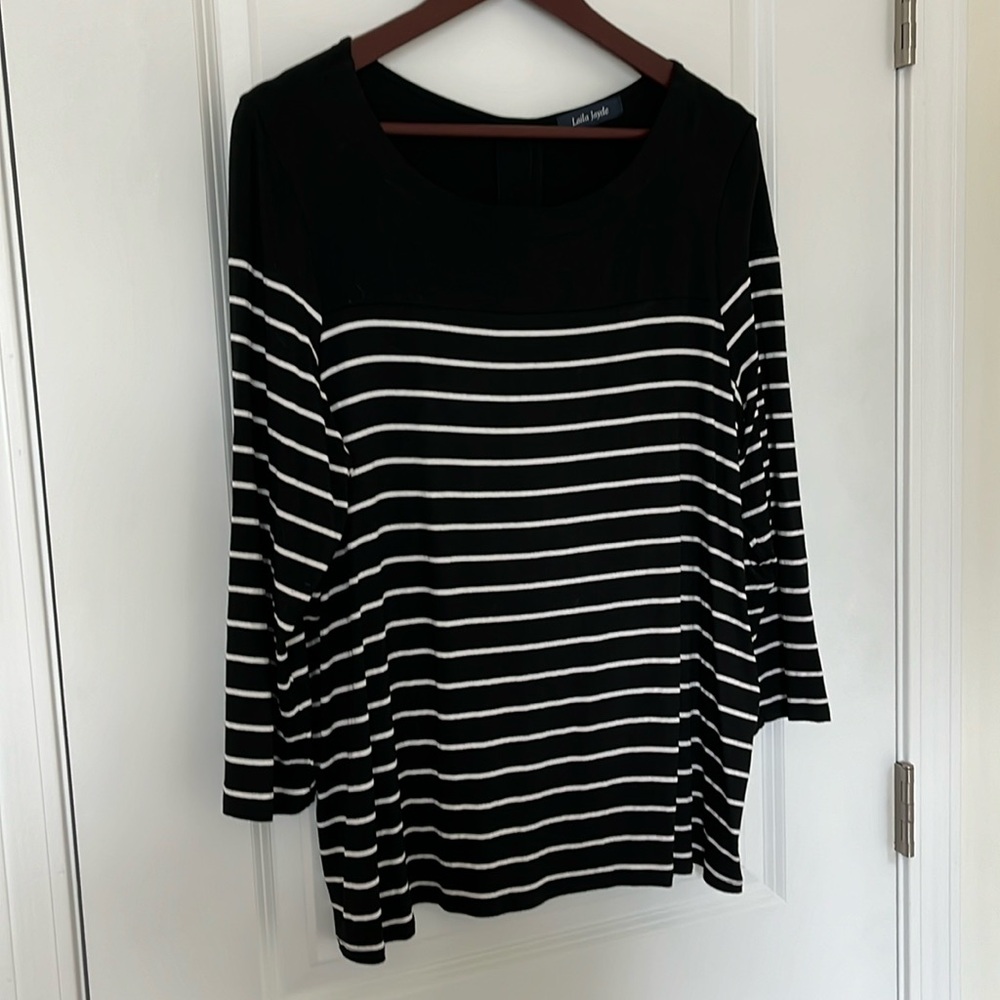 Laila Jayde Button Back Taranto Knit Top